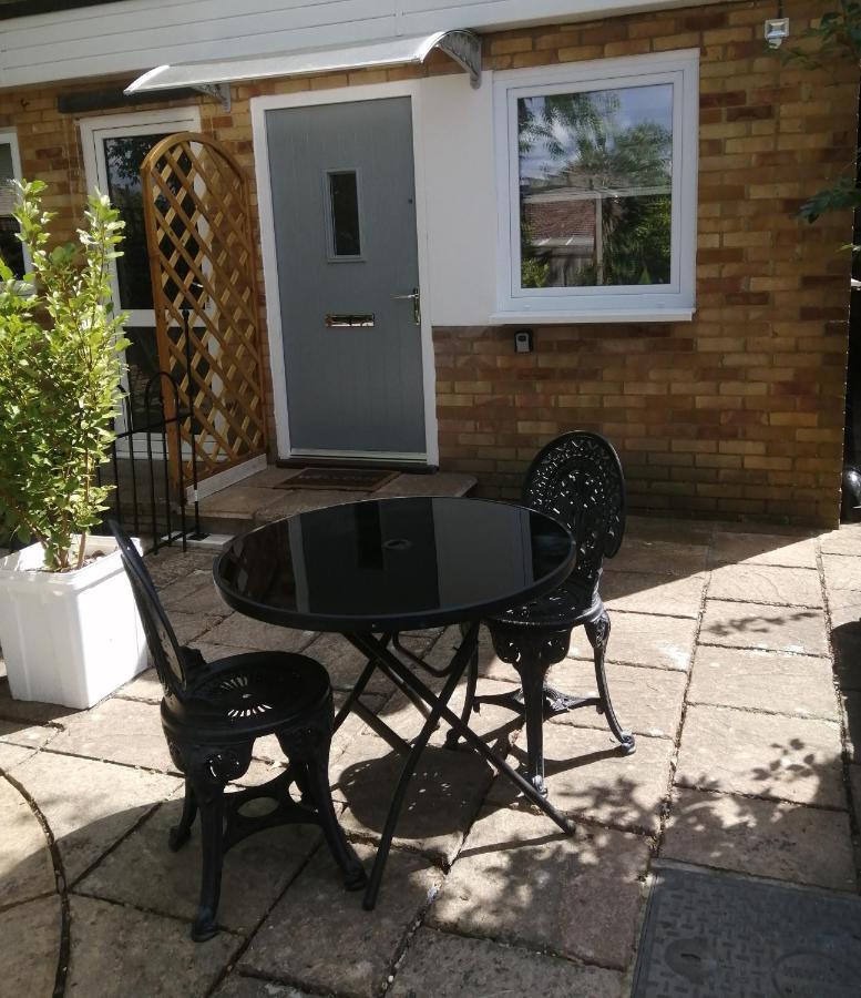 Ferienwohnung * Quest Fulfiller * Southampton Exterior foto