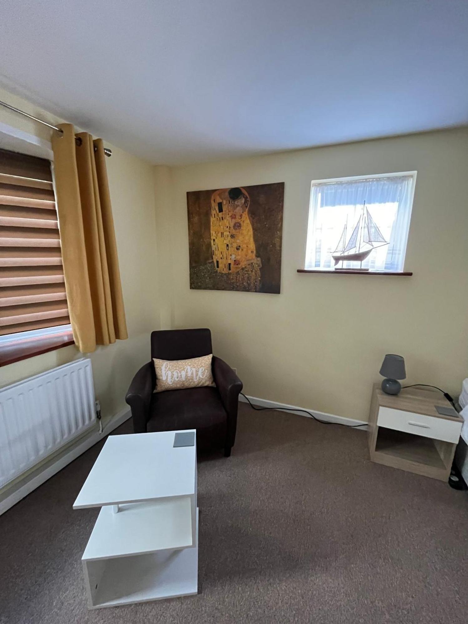 Ferienwohnung * Quest Fulfiller * Southampton Exterior foto