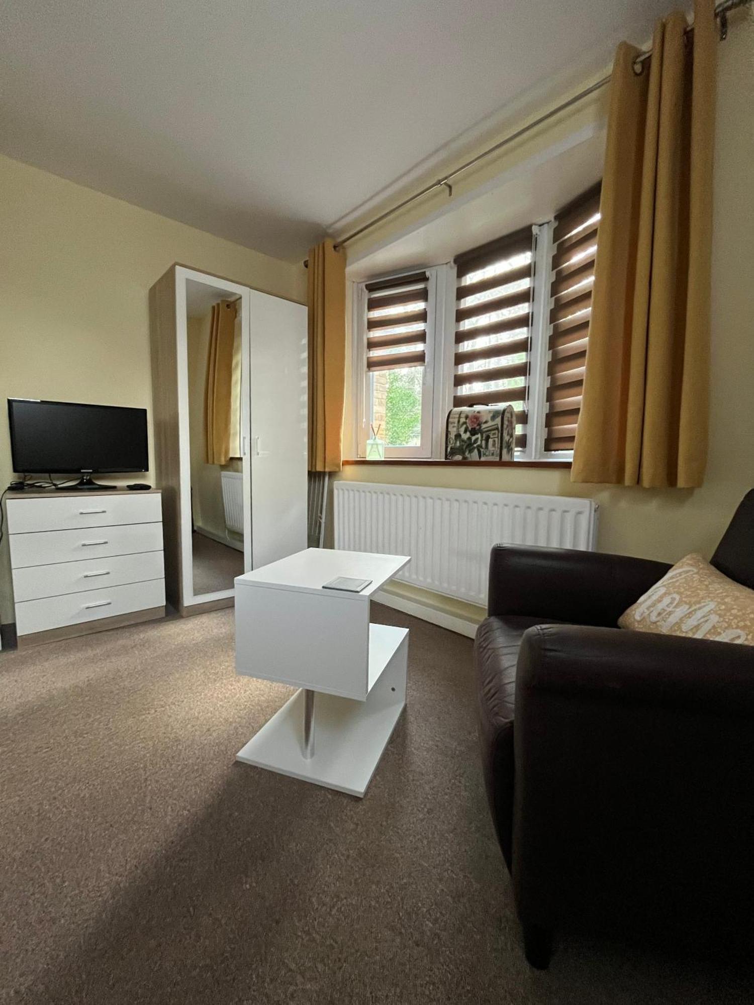Ferienwohnung * Quest Fulfiller * Southampton Exterior foto